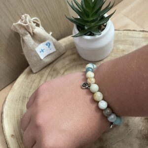 Bracelet en Amazonite – Perles 8 mm avec Pendentif Spirale